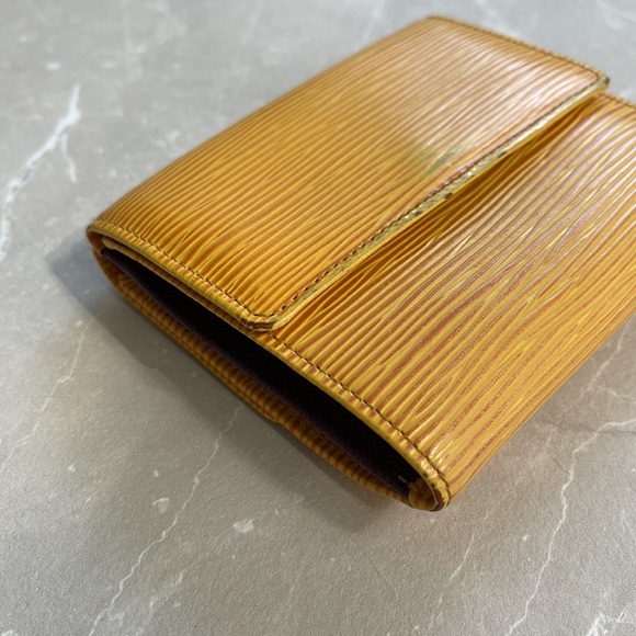 Louis Vuitton Tassel Yellow Epi Leather Elise Compact Wallet - Picture 6 of 16